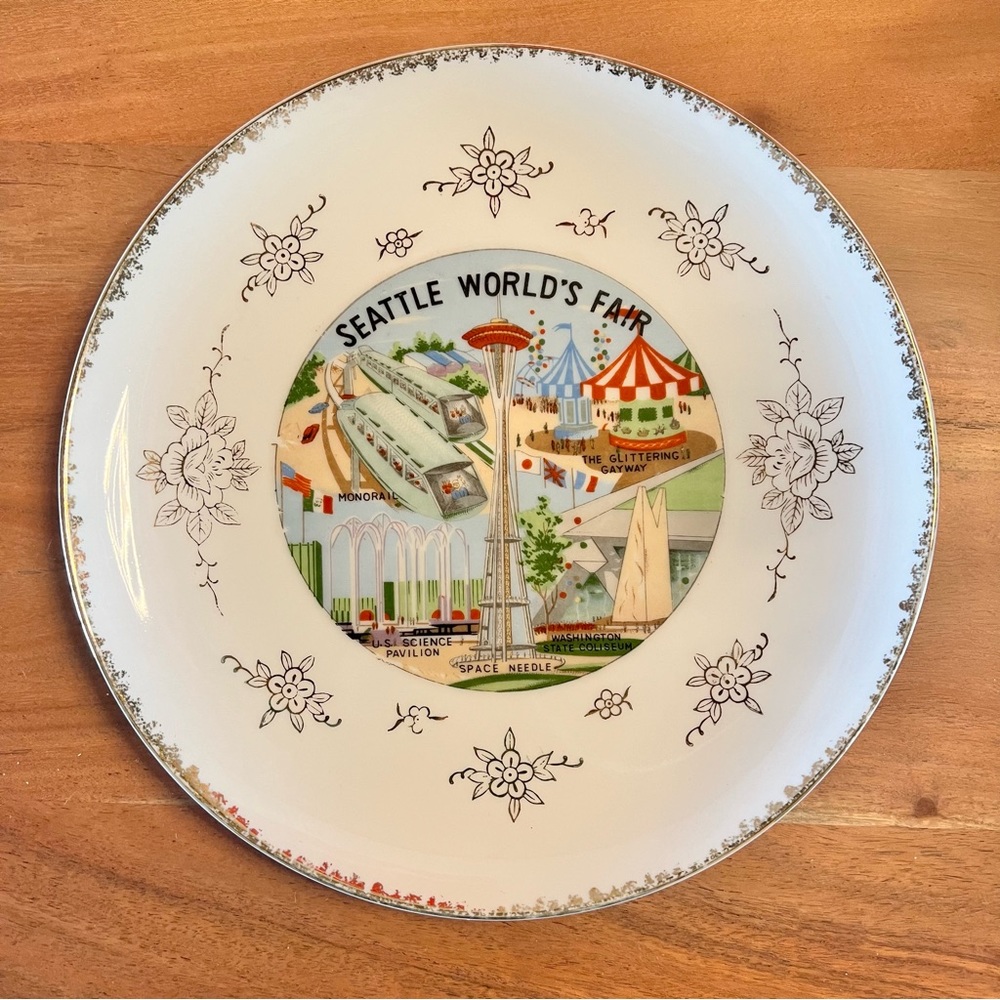 Vintage 1962 Seattle Worlds Fair Plate Space Needle Monorail Glittering Gay Way